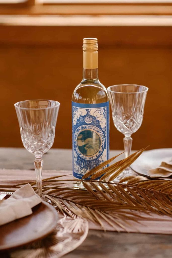 A detail photo of the wine. 