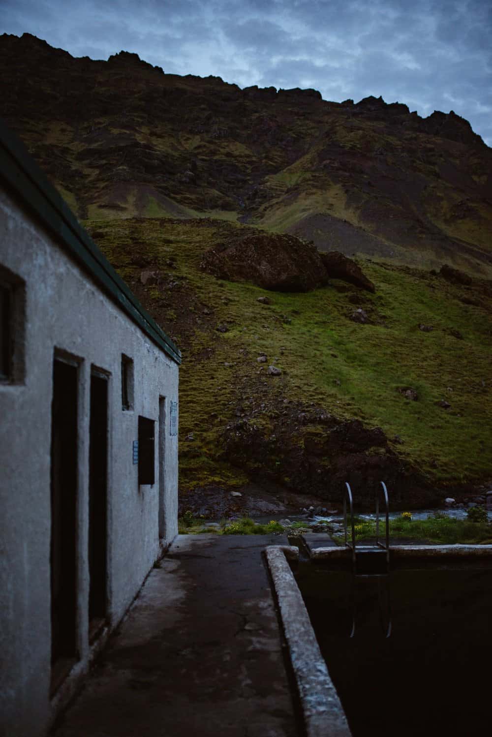 Summer swimming location in Iceland.