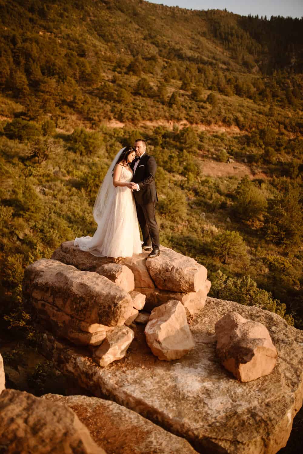 Merry-go-round-elopement-photographer